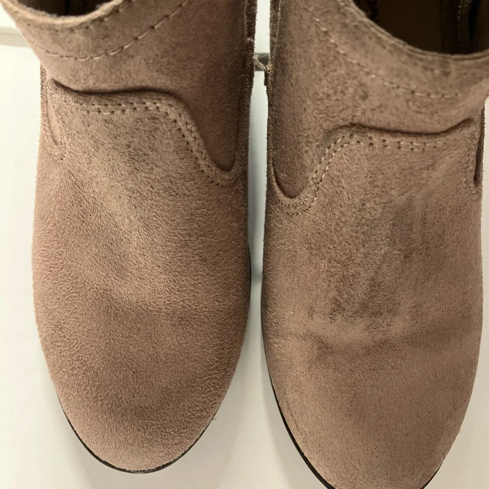 Arizona “Callahan” Girl’s Ankle Boots, Size 1 M, Side Zippers, Block Heel